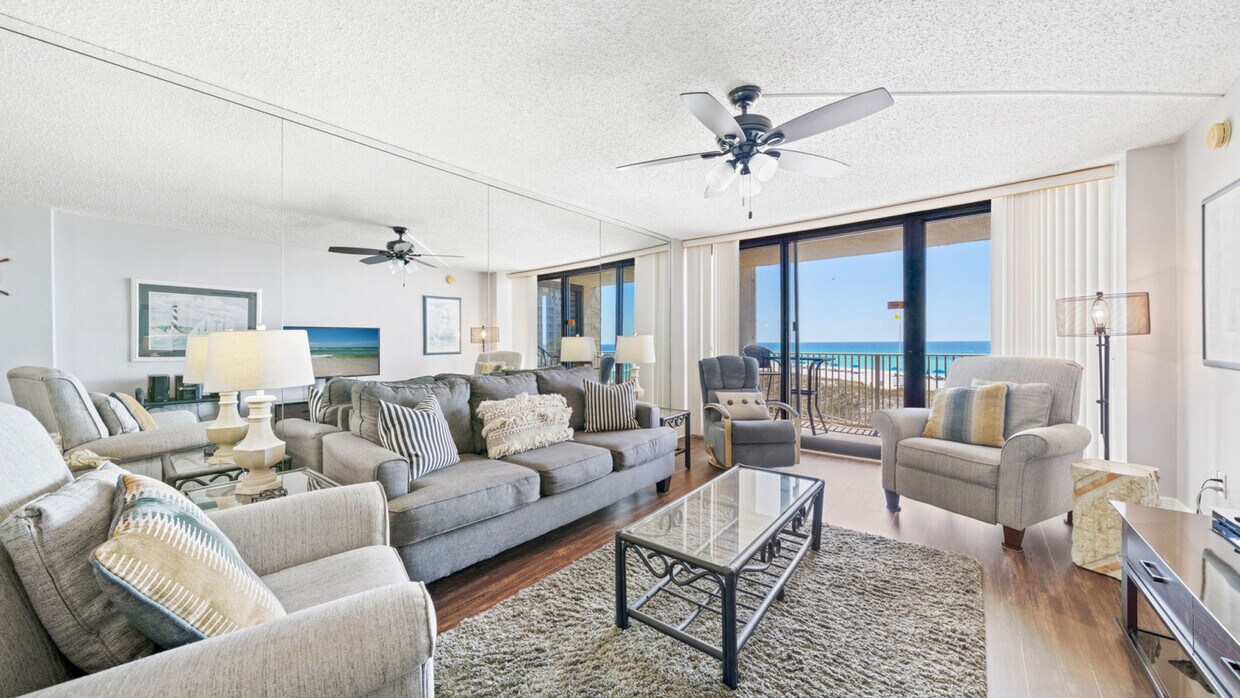 Foto principal - 7205 Thomas Dr