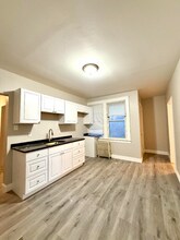 Building Photo - 9 Dorothy St