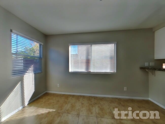 Foto del edificio - 25172 Omaha Dr