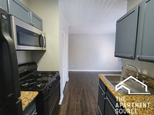Foto del edificio - 3524 N Marshfield Ave