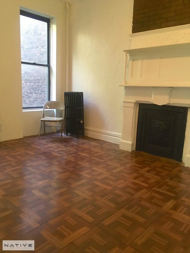 Foto del edificio - 817 Willoughby Ave
