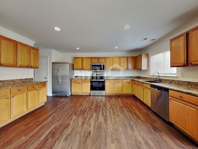 Foto del edificio - 6157 Paducah Dr