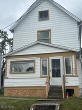 Building Photo - 533 Dickson St