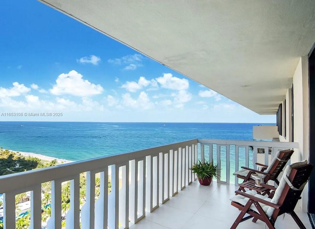 Foto principal - 9801 Collins Ave