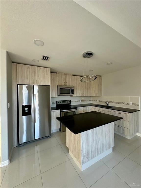 Foto del edificio - 15 Wolverine St