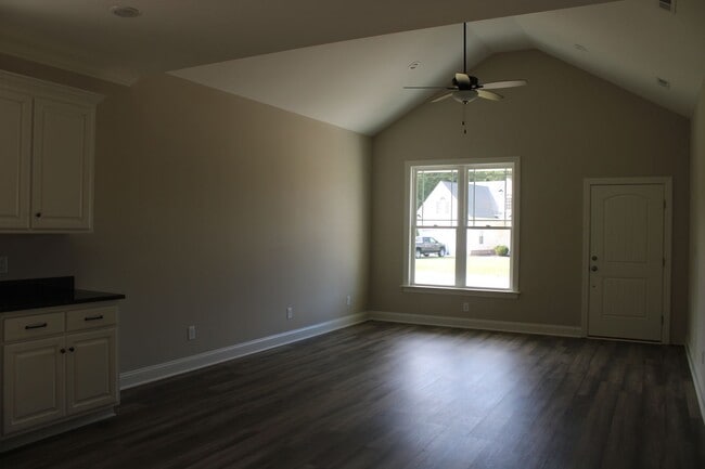 Building Photo - 4847 Jamestown Dr NW