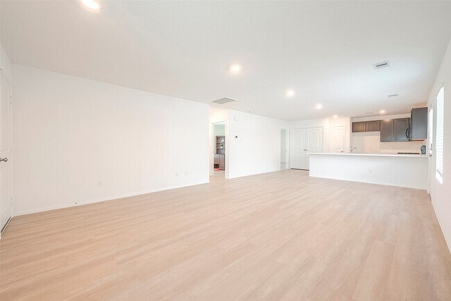 Foto del edificio - 26714 Wilderye Cv Ln