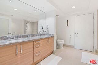 Building Photo - 13650 Marina Pointe Dr