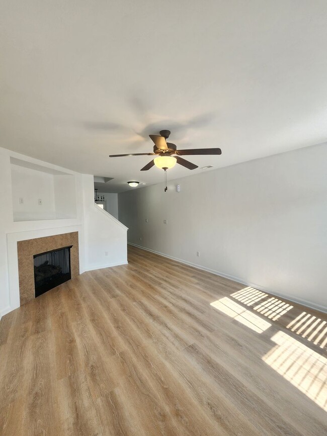 Building Photo - COMING SOON!!! Weaverville Townhouse-End Unit! (Creekside Village)