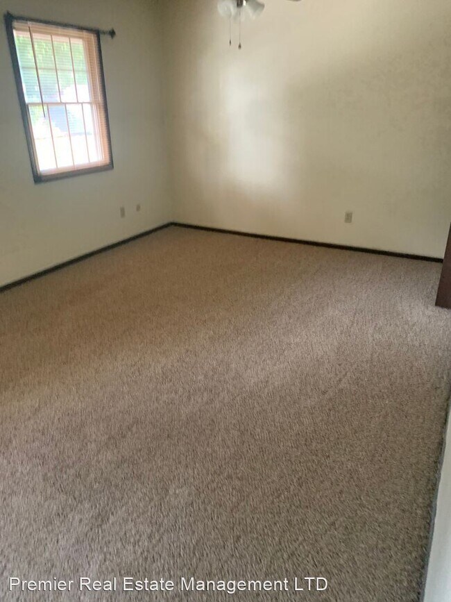 Building Photo - 3 br, 2 bath House - 6028 Applecrest Court