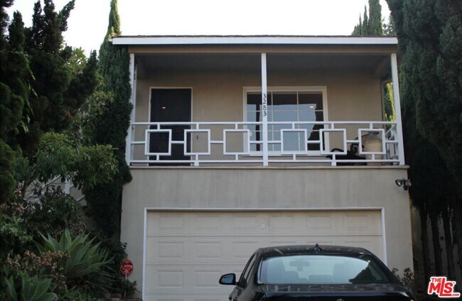 Foto del edificio - 3283 Kelton Ave