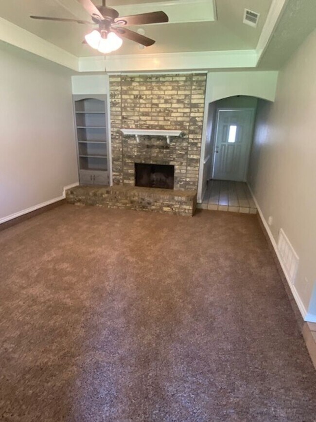 Foto del edificio - 3 BEDROOM 2 BATHROOM HOUSE IN DENTON