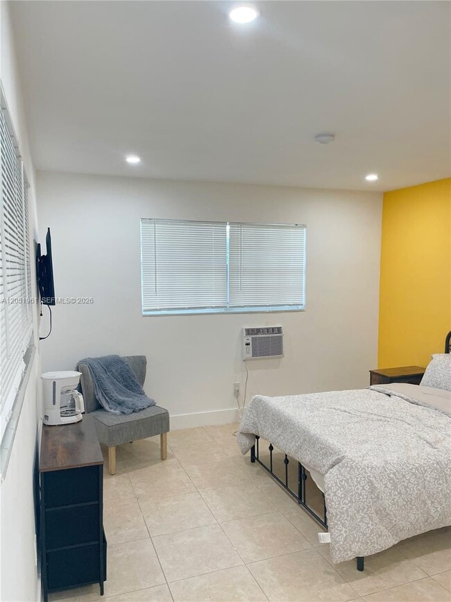 Foto del edificio - 320 NE 160th St
