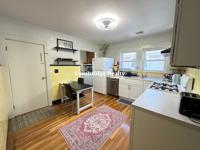 Building Photo - 20 Magnus Ave