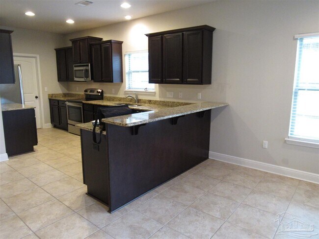 Building Photo - 2231 Somerville Ct