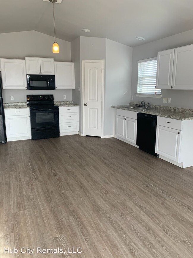 Building Photo - 3 br, 2 bath House - 107 A S Monroe
