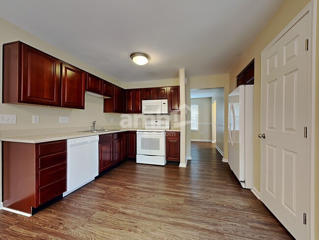 Foto del edificio - 1081 Riverwalk Ct