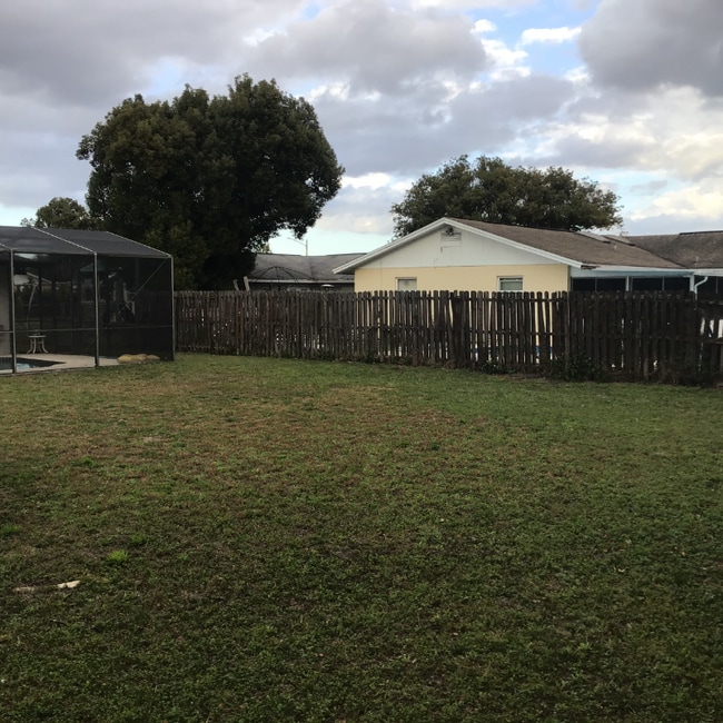 Building Photo - 10432 Westley Way