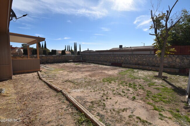 Foto del edificio - 11724 Lorri Dr