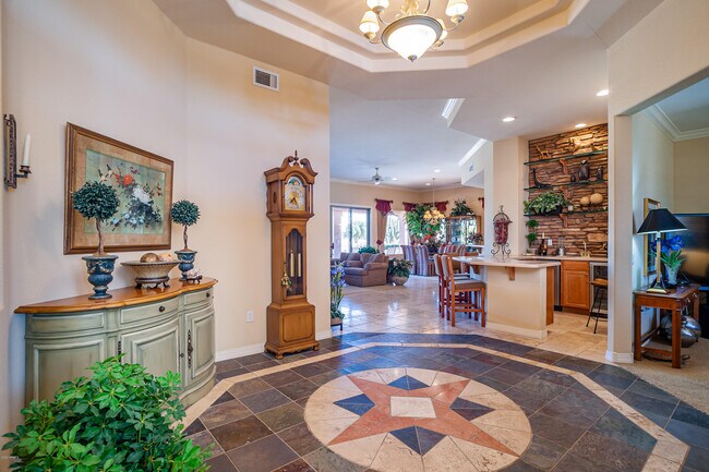 Foto del edificio - 16080 W Desert Winds Dr