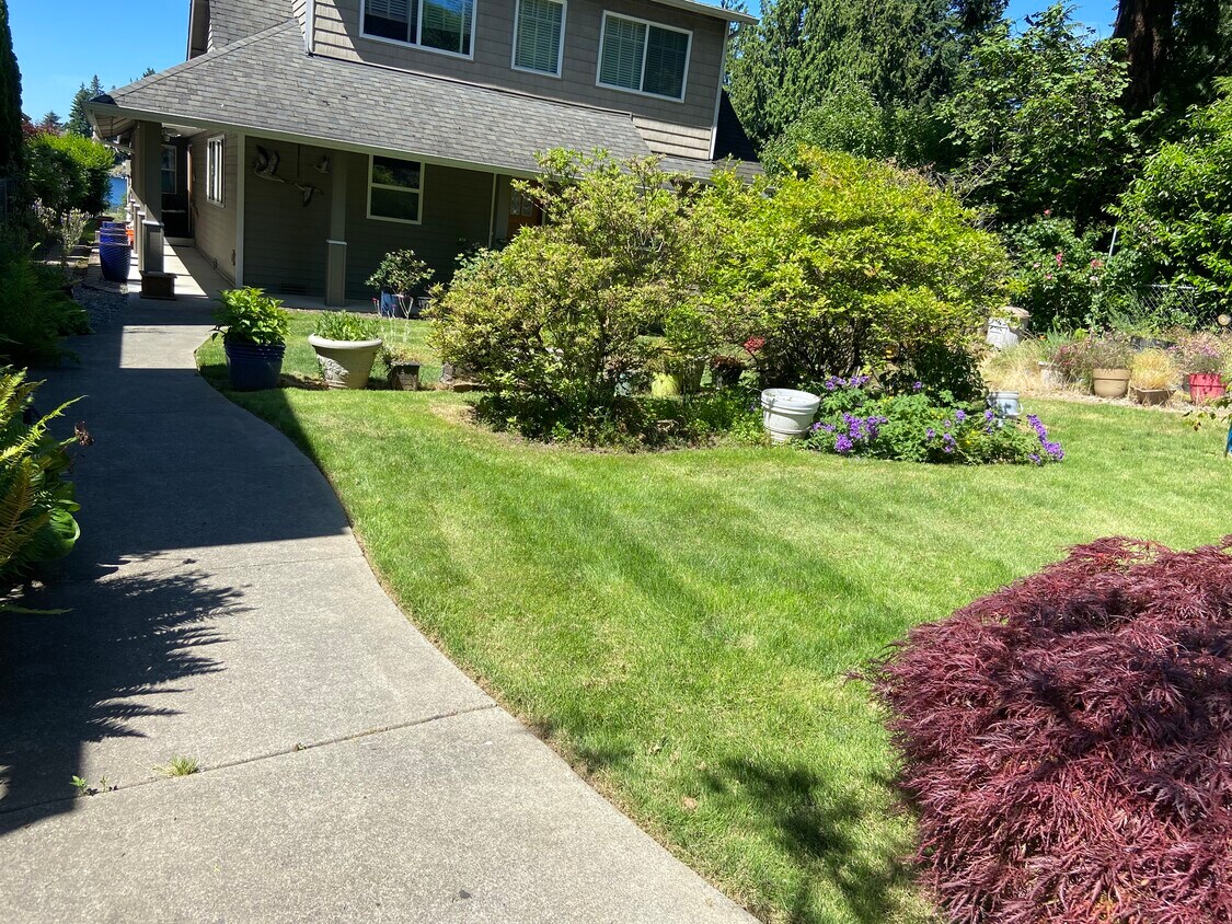 Shared Entryway - 4441 S 188th St