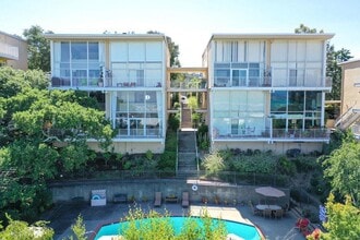 Building Photo - 3003 Melendy Dr