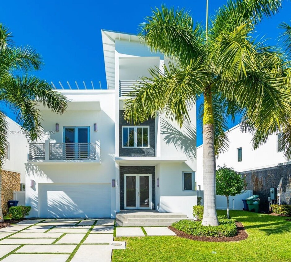 Foto principal - 3420 NW 84th Ave