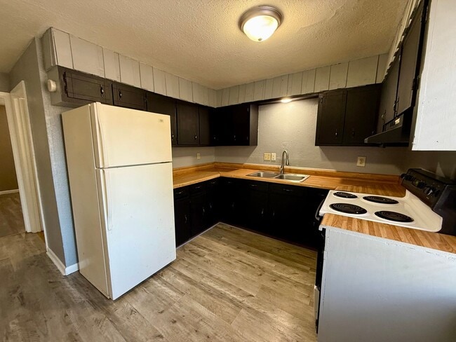 Building Photo - 2 Bedrooms, 1 Bathroom Home in Paragould AR - $940/Month - Section 8 Welcome!