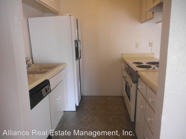 Building Photo - 2240 Notre Dame Blvd