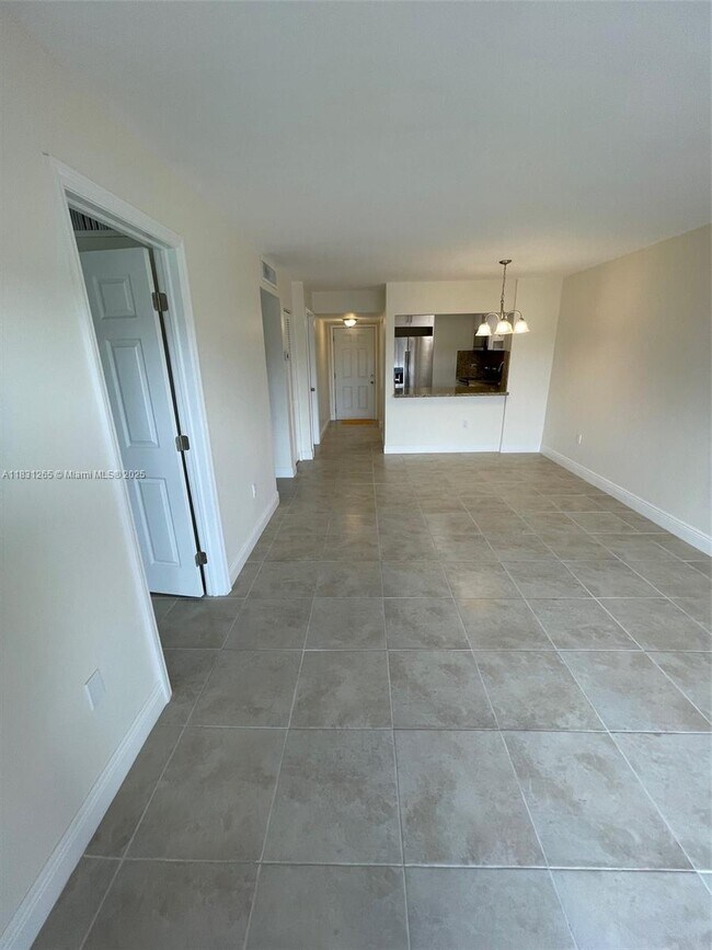 Foto del edificio - 6090 W 18th Ave