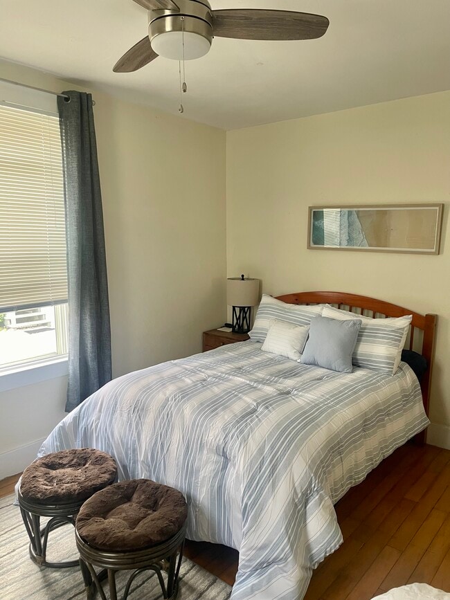 Bedroom - 13 Holland St