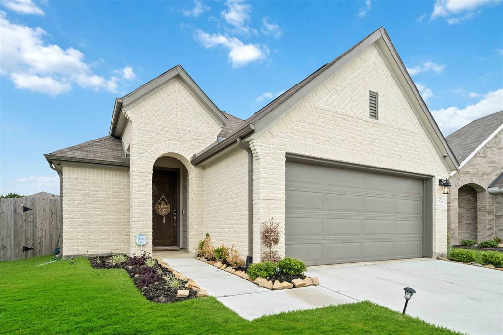 Foto principal - 5042 Chestnut Orchard Dr
