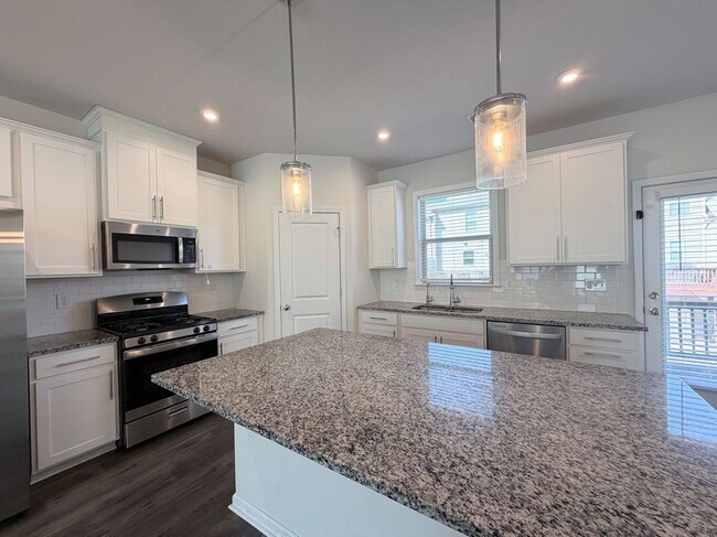 Building Photo - 3668 Hidden Valley Cir