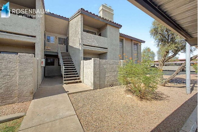 Building Photo - 533 W Guadalupe Rd