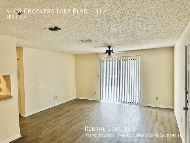 Foto del edificio - 4008 Crockers Lake Blvd