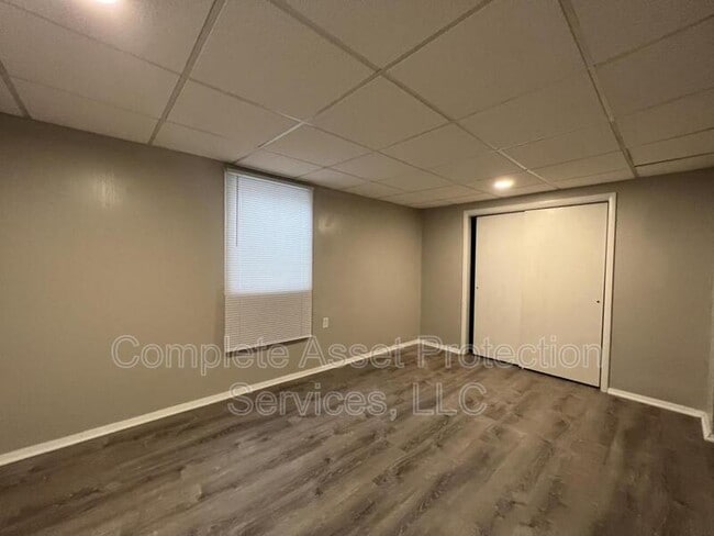 Building Photo - 10005 Merrillville Rd