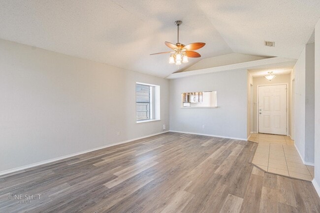 Building Photo - 2957 Oak Ridge Ct