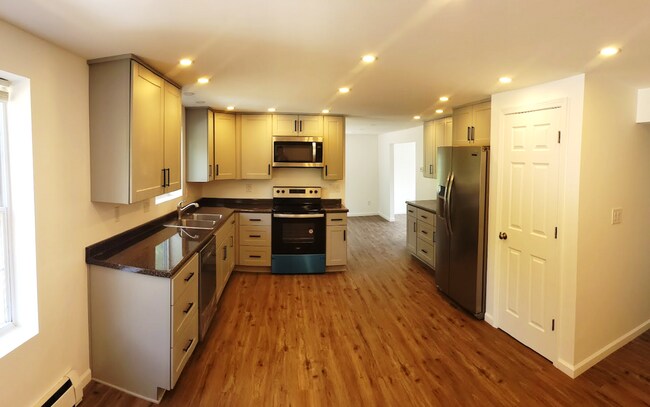 Building Photo - 2090 Watson Hulbert Rd