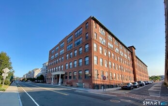 Building Photo - 145 Canal St E