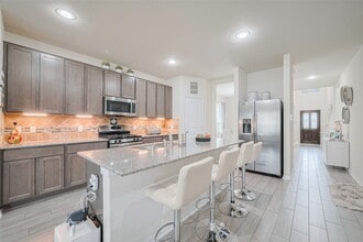 Building Photo - 5218 Windy Plantation Dr