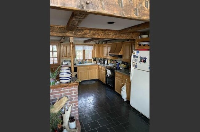 Building Photo - 41 Sunrise Ln