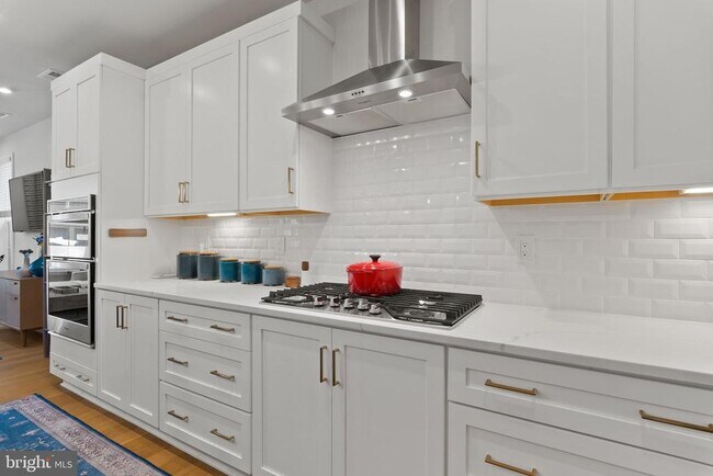 Foto del edificio - 7401 Backett Wood Ter