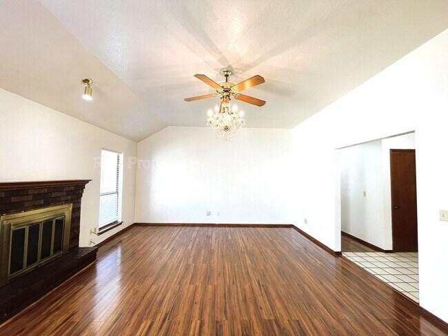 Building Photo - 5804 Republic Dr