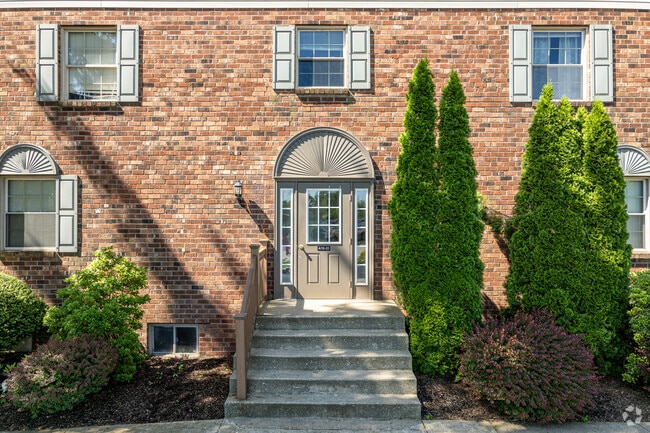 Entrance - The Metropolitan Highgate Apartments
