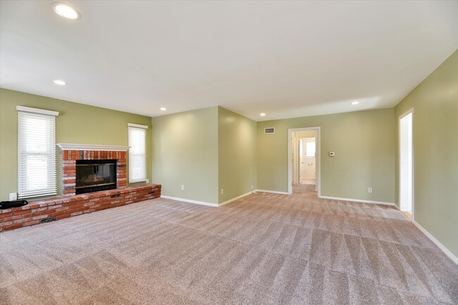 Building Photo - 5341 Waring Rd