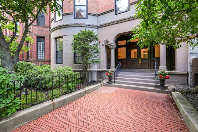 Edificio gestionado profesionalmente - 290 Commonwealth Ave