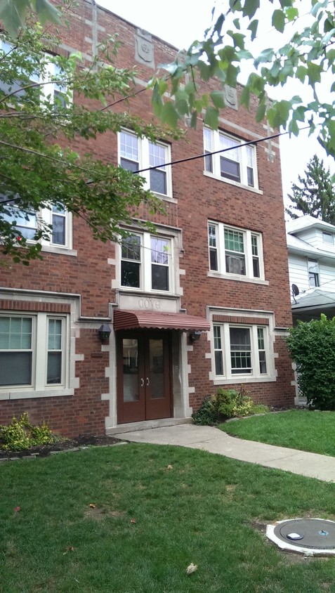 Front of Building - 1335 Cove Ave