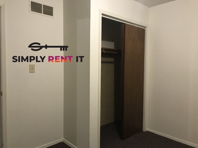 Foto del edificio - Affordable 2 Bedroom | Downtown Roland | Minutes from Ames
