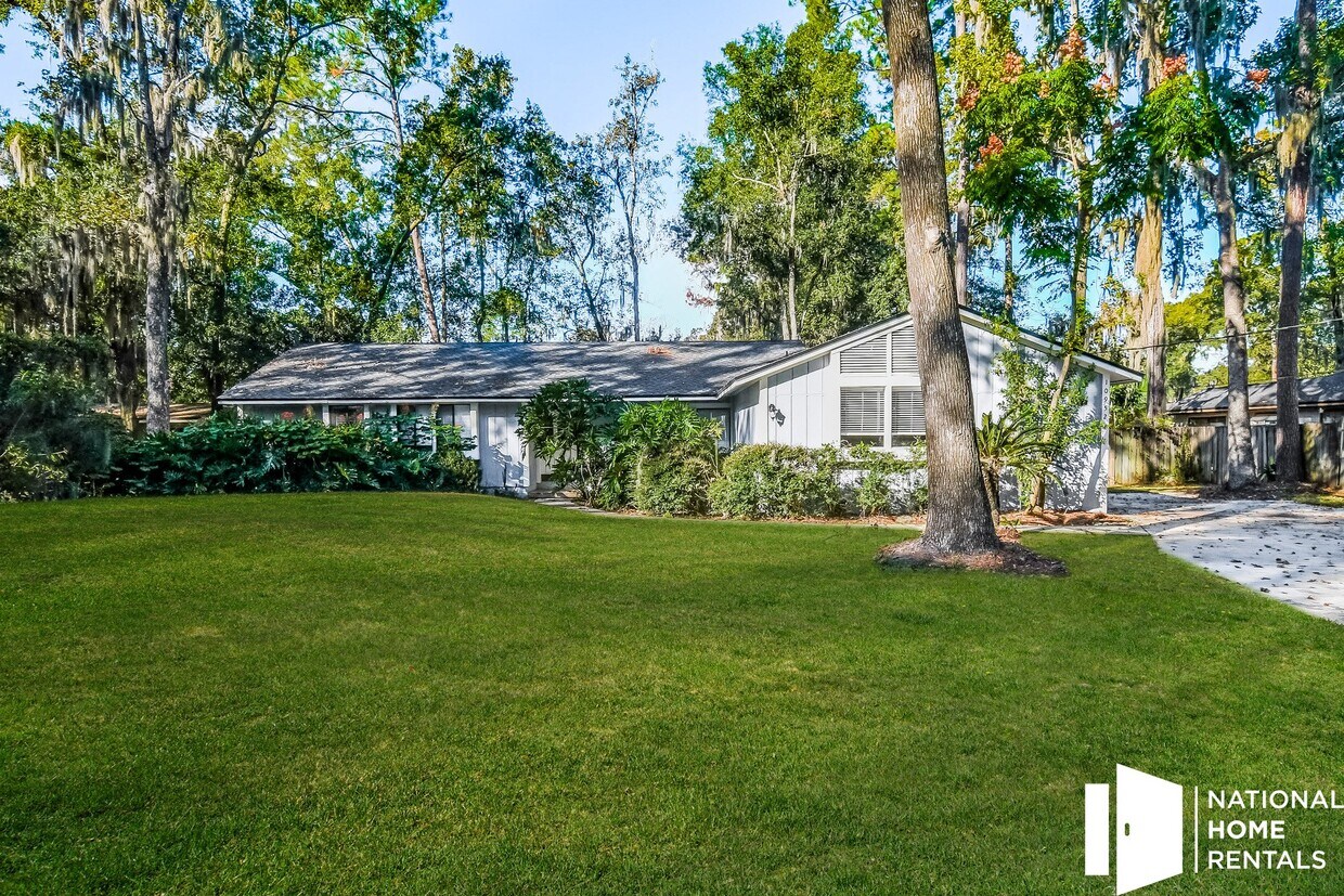 Primary Photo - 10952 Clairboro Rd E