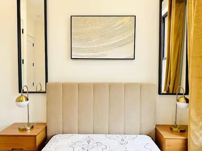 Foto del edificio - Furnished room/NOT APARTMENT